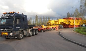 Gelungene Premiere für „Big T“ bei Kraftdragarna – Seitenträgerbrücke »Faktor 5« von Goldhofer transportiert in Schweden riesigen ABB-Transformator