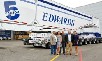 Mit „Miss Audrey“ in die Champions League – Edwards Moving & Rigging aus den USA setzt für seine Spezialaufträge auf die neue Seitenträgerbrücke „Faktor 5“ von Goldhofer