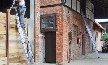 Damit auf dem Hof niemand abstürzt – Arbeitssicherheit: Günzburger Steigtechnik auf der Fachmesse Agritechnica 2015 in Hannover vom 10. – 14. November