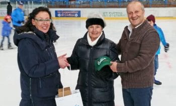 60 Jahre nach dem Olympiasieg: Eisprinzessin Sissy in Cortina – Elisabeth „Sissy“ Schwarz besucht das Eisstadion von Cortina d’Ampezzo