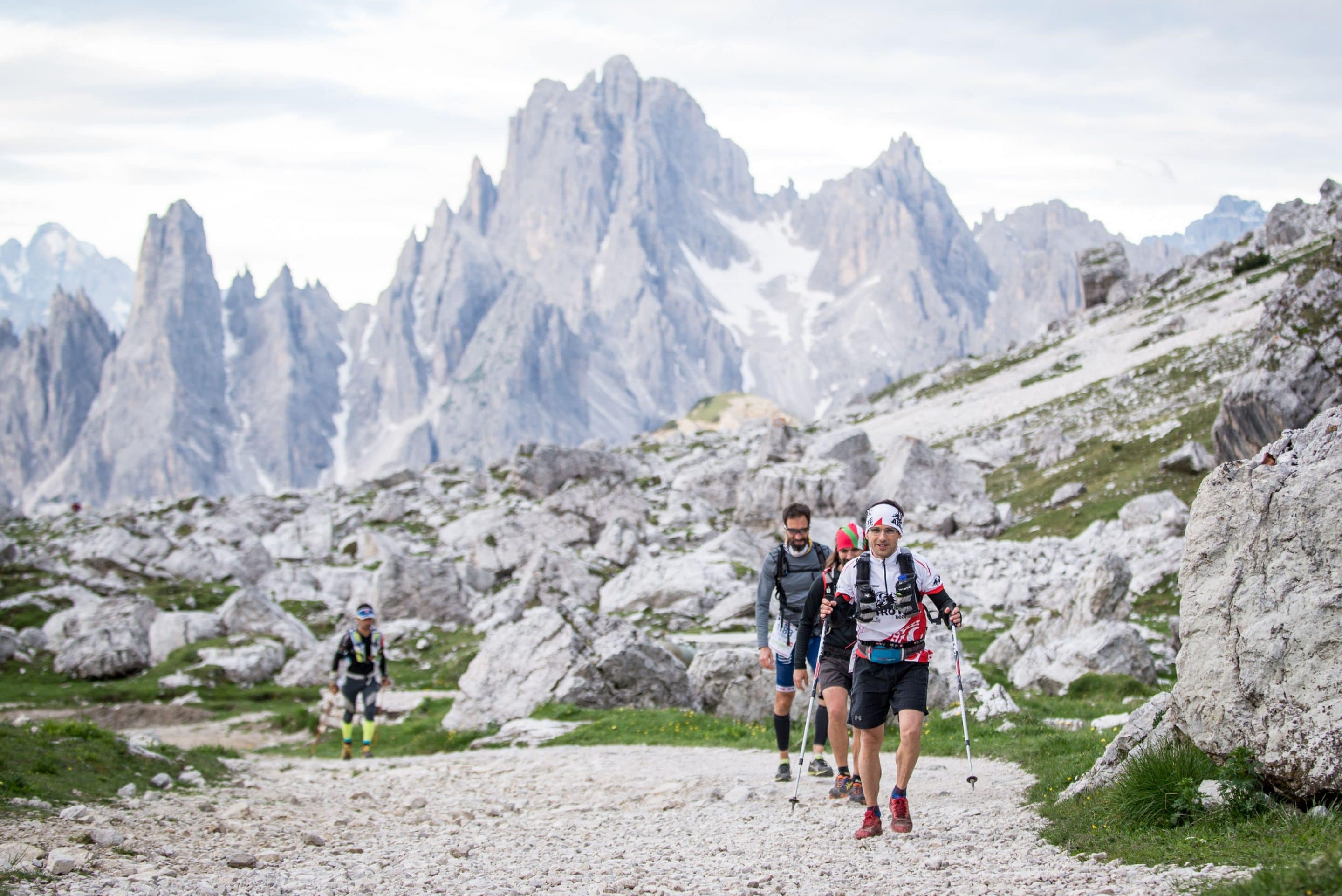Der North Face Lavaredo Ultra Trail führt einen durch die Landschaften der Dolomiten