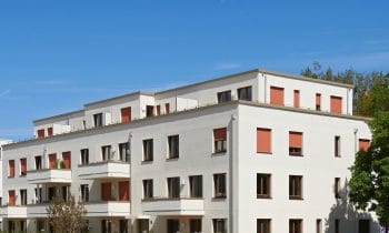 Bezahlbarer Wohn(t)raum für München – In Schwabing-Nord schafft die Baugemeinschaft „gemeinsam größer“ 26 Wohneinheiten in Holzbauweise