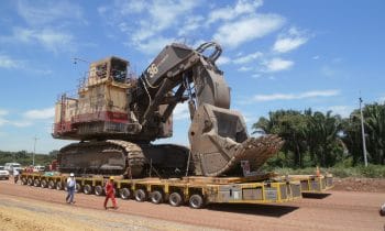 Ein eingespieltes Team für Baumaschinentransporte: Transportes Montejo und Goldhofer