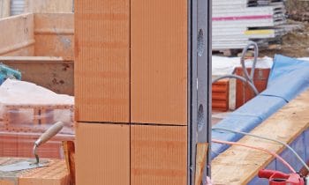 Mit der „Säule“ von DiHa ruckzuck zu Anker und Stütze – Einzigartige Stützen-Dämmschalung spart auf der Baustelle Zeit und Geld