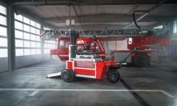 Der erste elektrisch angetriebene Rettungstechnik-Rollcontainer – Günzburger Steigtechnik präsentiert die Marktneuheit „eRC“