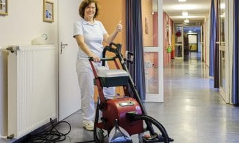 Dampfreiniger im Pflegeheim: Mehr Zeit für Patienten – Das Johanneswerk in Herne setzt auf das innovative Dampfsaugsystem Blue Evolution von beam