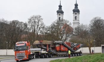 Firma Stingel erhält XLE Schwerlastkombination von Goldhofer