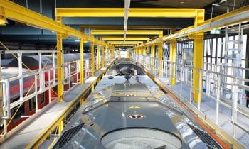 Bahn frei für ein Plus an  Effizienz und Arbeitssicherheit – DB Regio AG setzt bei der Wartung ihrer Züge auf einen maßgefertigten Dacharbeitsstand der Günzburger Steigtechnik