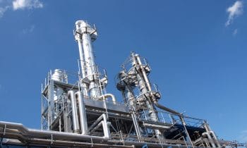 Geiss: Veredelung für Lösemittel – Der Recycling-Spezialist nimmt seine erweiterte Lösemittel-Aufbereitungsanlage in Betrieb und setzt damit neue Standards in Bezug auf Qualität und Circular Economy am Markt