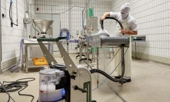 Natürliche Dampfpower für die Lebensmittelproduktion – Trüffelmanufaktur Göschle setzt auf die chemiefreie Reinigung mit dem innovativen Dampfsaugsystem Blue Evolution XL+ von beam