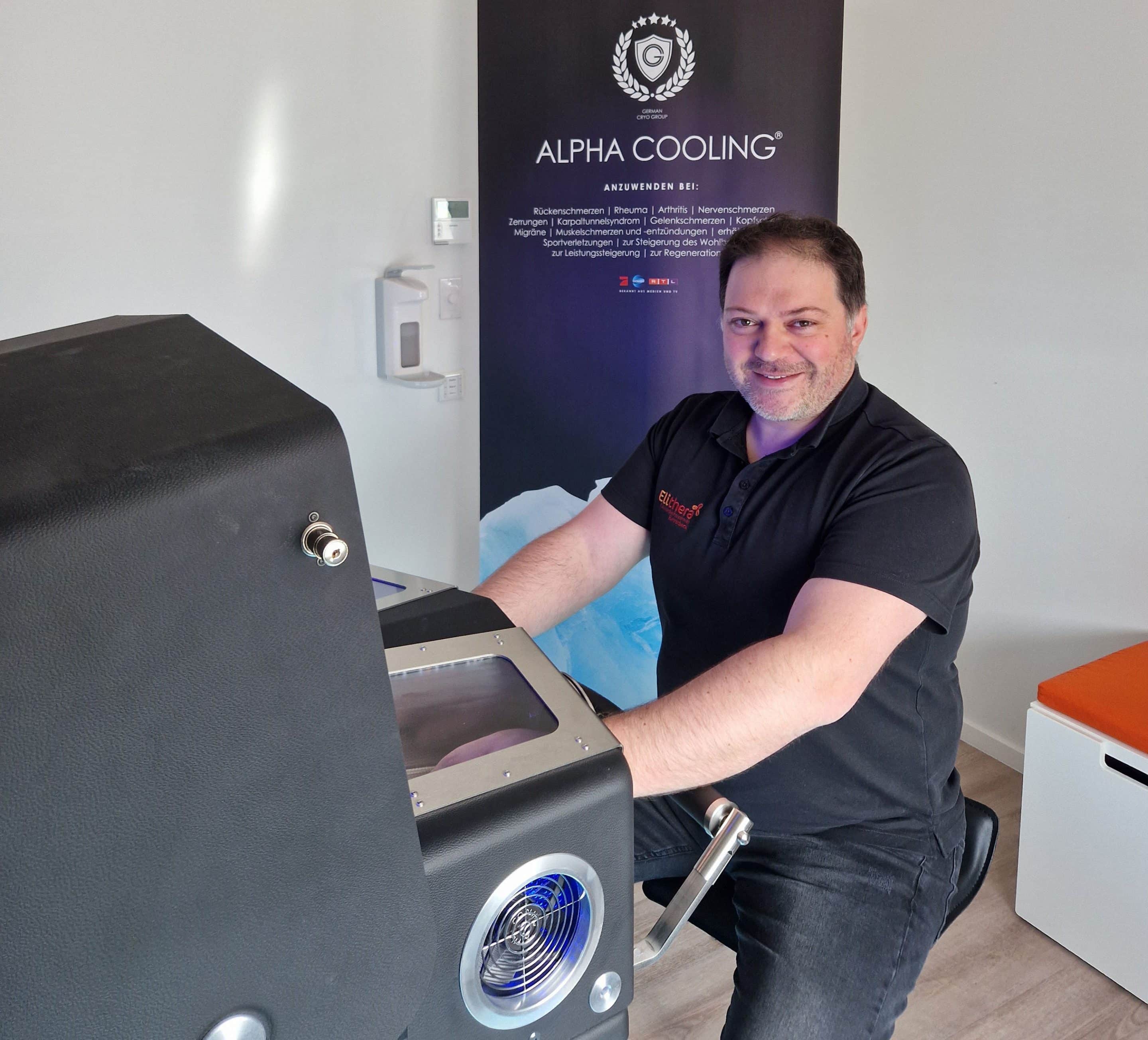 Anastasios Kiotsekoglou bietet im Cryozentrum Havixbeck nun auch die neue Kälteanwendung Alpha Cooling Professional an. Foto: Cryozentrum Havixbeck