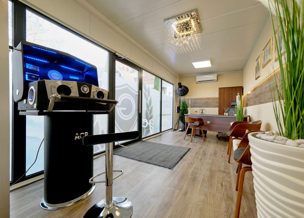 Die Alpha Cooling Lounge lädt zur innovativen Kälteanwendung ein. Foto: Ingo Jensen/Alpha Cooling