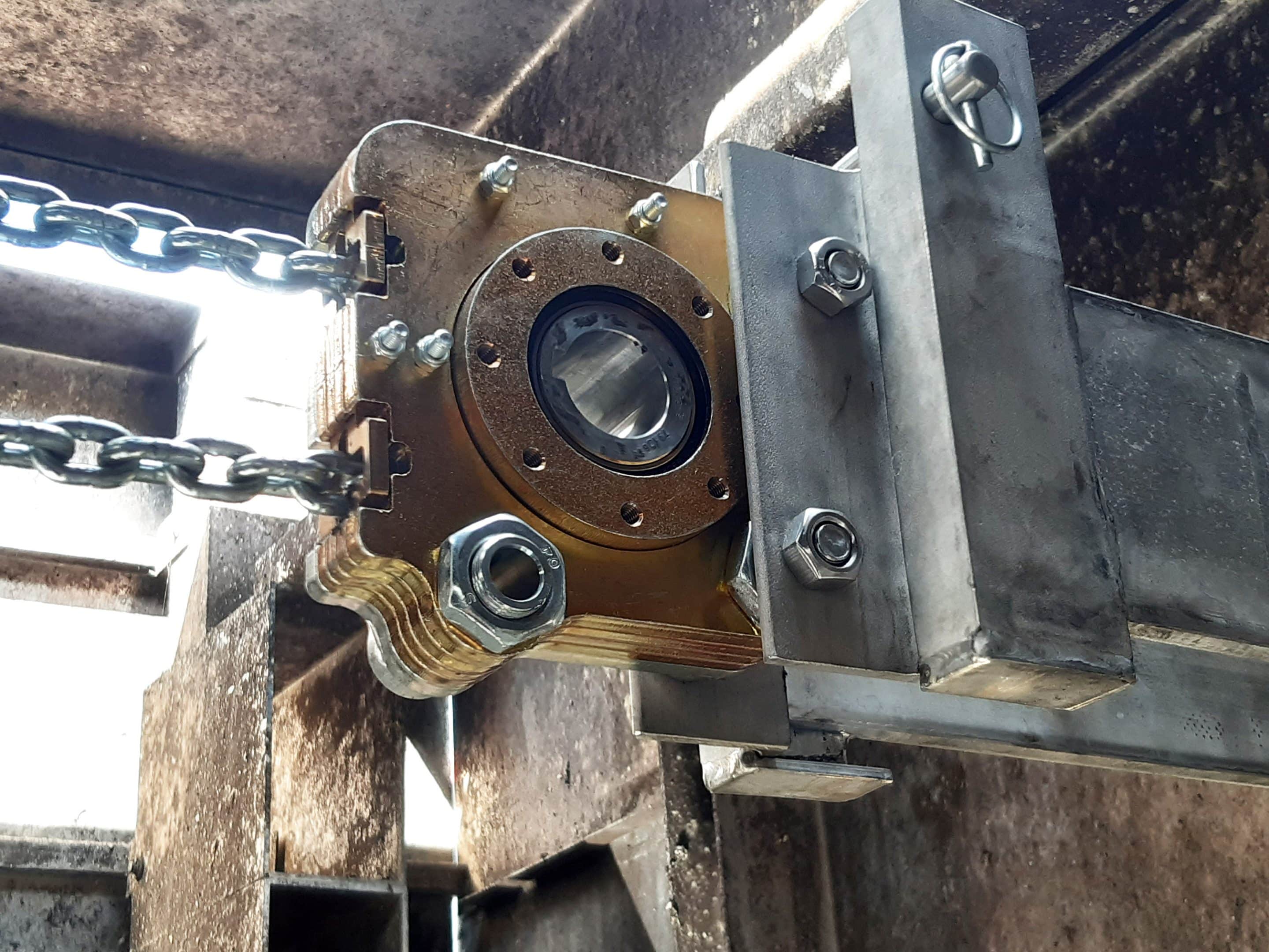 Anlagensicherheit am Klärbecken: Das 2-in-1 Antriebssystem Tecdos Pi-Gamma von RUD mit einer Kettenumlenkung von 180 Grad. Foto: TBZ