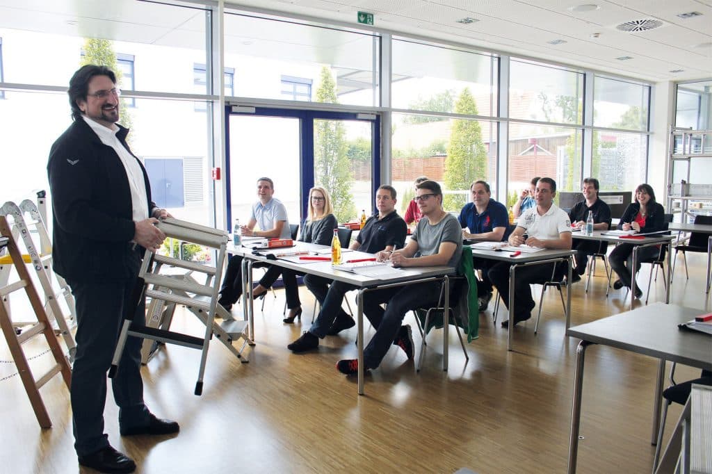 Mit den Seminaren der Munk Service sind die Anwenderinnen und Anwender fit für Steigtechnik und Rettungstechnik. Foto: Munk Group