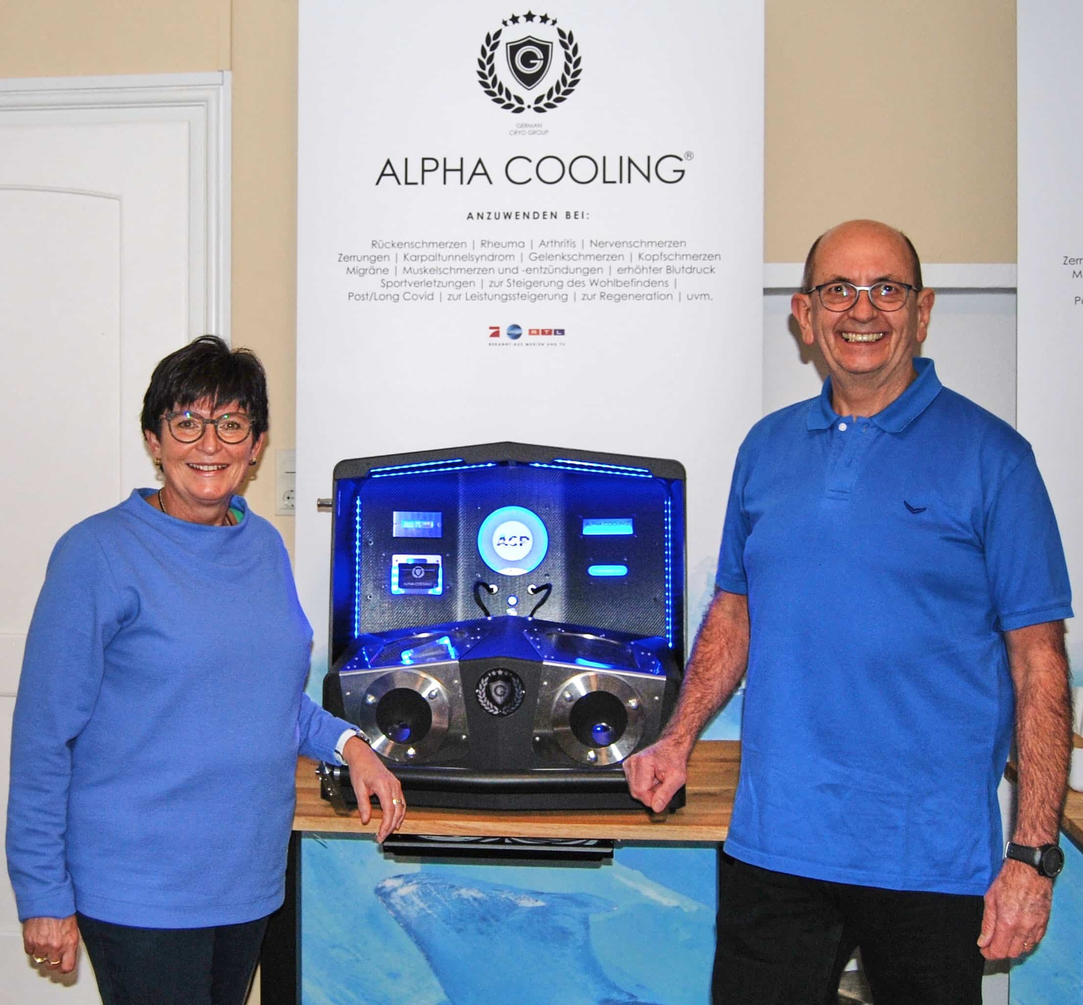 Rolf Jeck bietet ab sofort die innovative Anwendung Alpha Cooling Professional an. Seine Frau Liane Jeck ist begeisterte Anwenderin. Foto: Rolf Jeck.