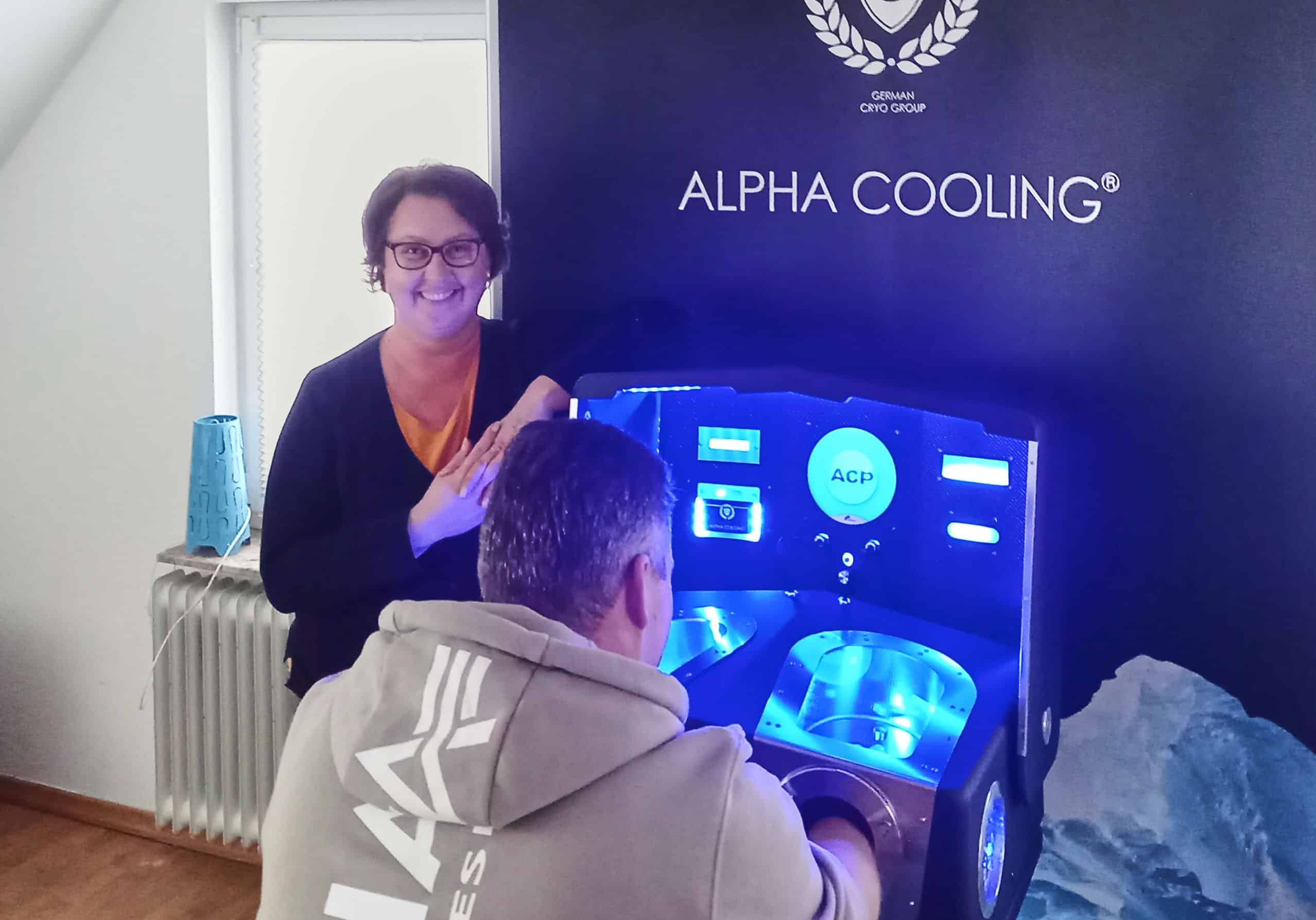 Die Pädagogin Andrea Kröger bietet in ihrer Praxis in Esens ab sofort die innovative Anwendung Alpha Cooling Professional an. Foto: Andrea Kröger.
