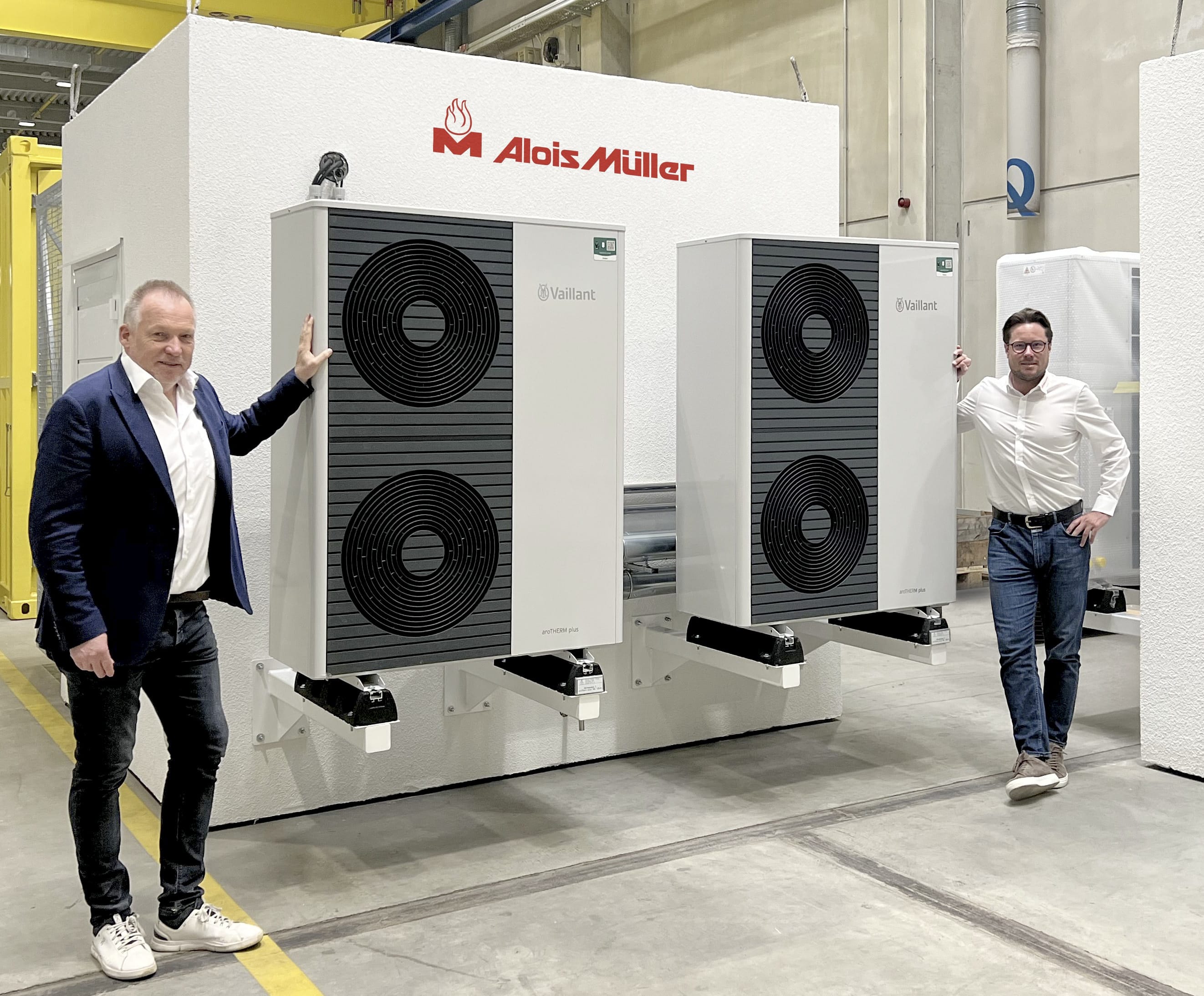 Andreas Müller und Markus Schramm von der Alois Müller GmbH freuen sich über den Start der Energy Unit. Foto: Alois Müller