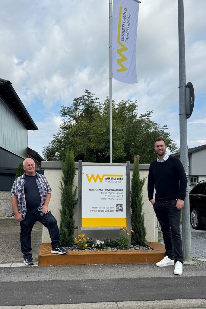 Zwei Spezialisten bündeln ihre Kompetenzen: Andreas Würstle (l.) und Daniel Wild. Foto: Würstle-Wild Fahrzeugbau