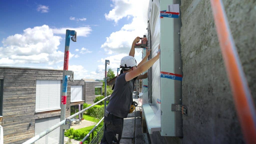 Der Einbau der Windowment-Elemente von Gugelfuss kann direkt vom Team des Bauunternehmens vorgenommen werden. Foto: Rupp-Gruppe
