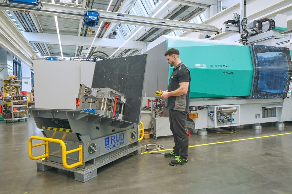 Arburg uses the RUD Tecdos TM in its customer centre at its headquarters in Lossburg for tool tests and turnkey projects. Photo: Ingo Jensen/RUD