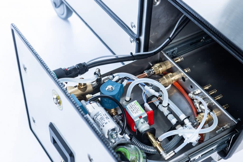 beam hat den neuen SteamCommander, einen hybriden Dampfreiniger mit 18 kW Gesamtleistung, entwickelt. Foto: Enrico Coletto/beam