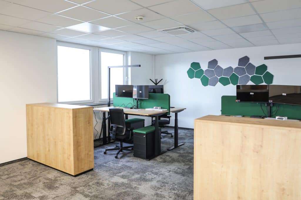 Teil des neuen Logistikcampus sind auch 1.200 m² moderne Arbeitsplätze, Seminar- und Schulungsräume. Foto: Max Wild