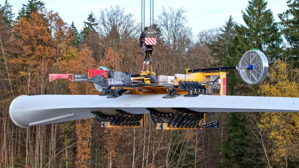In Kombination mit dem sogenannten Autonomen Positionierungssystem (APS) mit Propeller kann bei höheren Windgeschwindigkeiten gearbeitet werden als bei herkömmlichen Systemen. Foto: Ingo Jensen/ematec