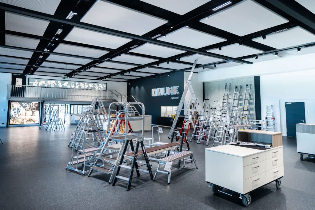 Auf einer Ausstellungsfläche von 540 m² präsentiert die Munk Group im neuen Kundenzentrum Produkte aus allen Sortimentsbereichen. Foto: Tobias Atzkern/Munk Group
