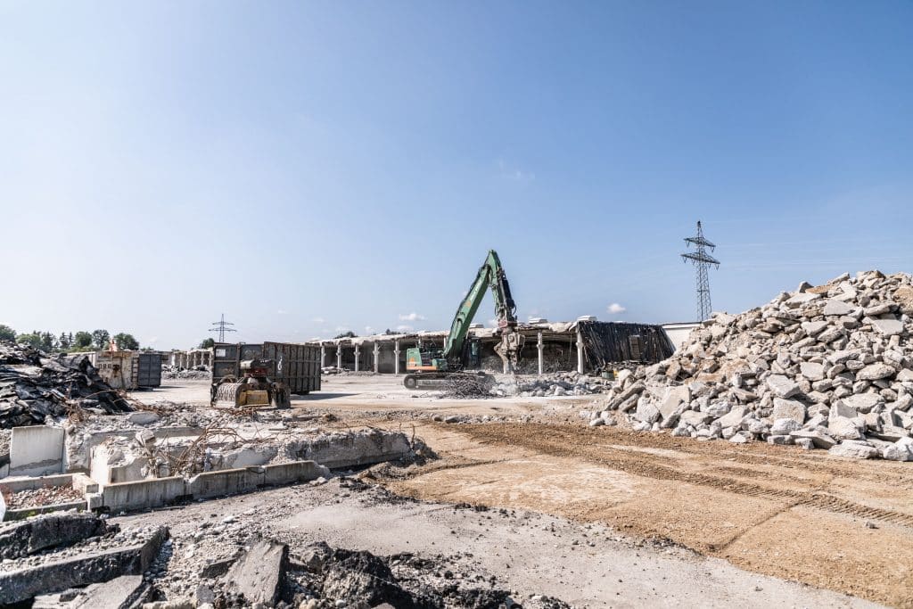 Raum für neue Ideen und Nutzungen: Wenn Bauwerke ausgedient haben, kümmert sich Max Wild um den fachgerechten Rückbau. Foto: Max Wild