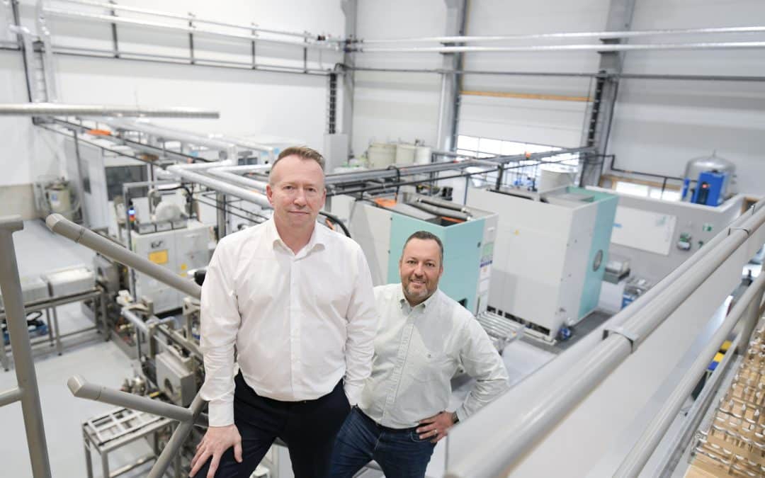 Sind erfolgreich mit N2J Cleantech gestartet: Betriebsleiter Jens Emmerich (links) und Geschäftsführer Bastian Geiss. Foto: Silvia Lünnemann/N2J Cleantech