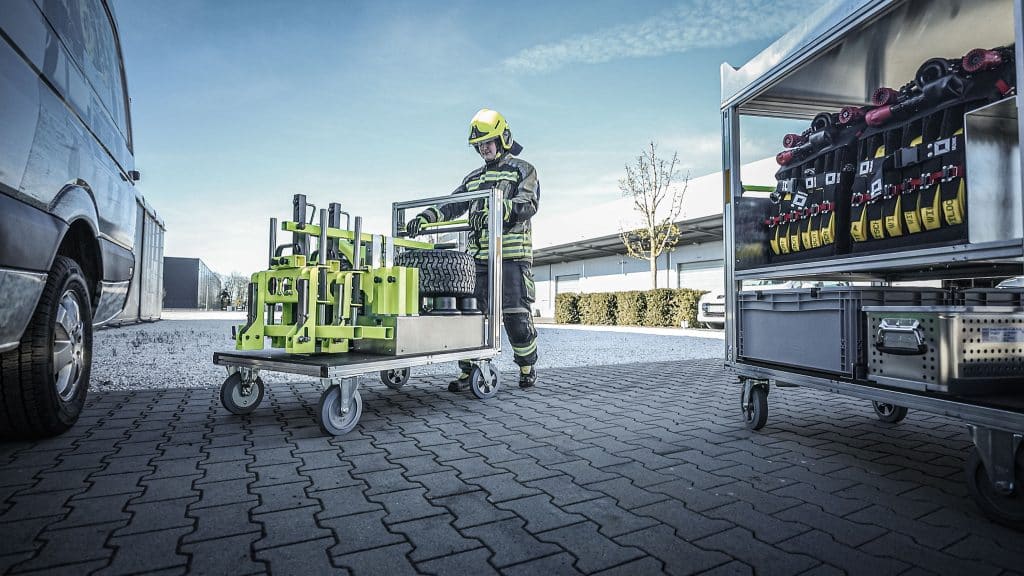 Für den Transport des Offroad-Systems Premium hat die Munk Rettungstechnik einen eigenen Rollcontainer entwickelt. Foto: Munk Group