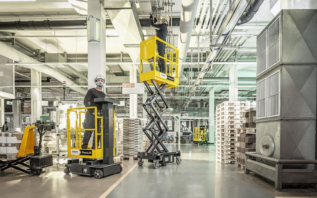Die neuen FlexxLifte im Produktionseinsatz: Die mobilen Hubarbeitsbühnen unterstützen Wartungs- und Montagearbeiten auf unterschiedlichen Arbeitshöhen. Foto: Munk Günzburger Steigtechnik