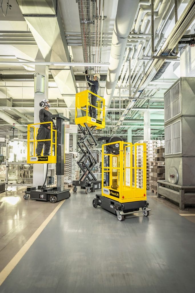 Die neuen FlexxLifte im Produktionseinsatz: Die mobilen Hubarbeitsbühnen unterstützen Wartungs- und Montagearbeiten auf unterschiedlichen Arbeitshöhen. Foto: Munk Günzburger Steigtechnik